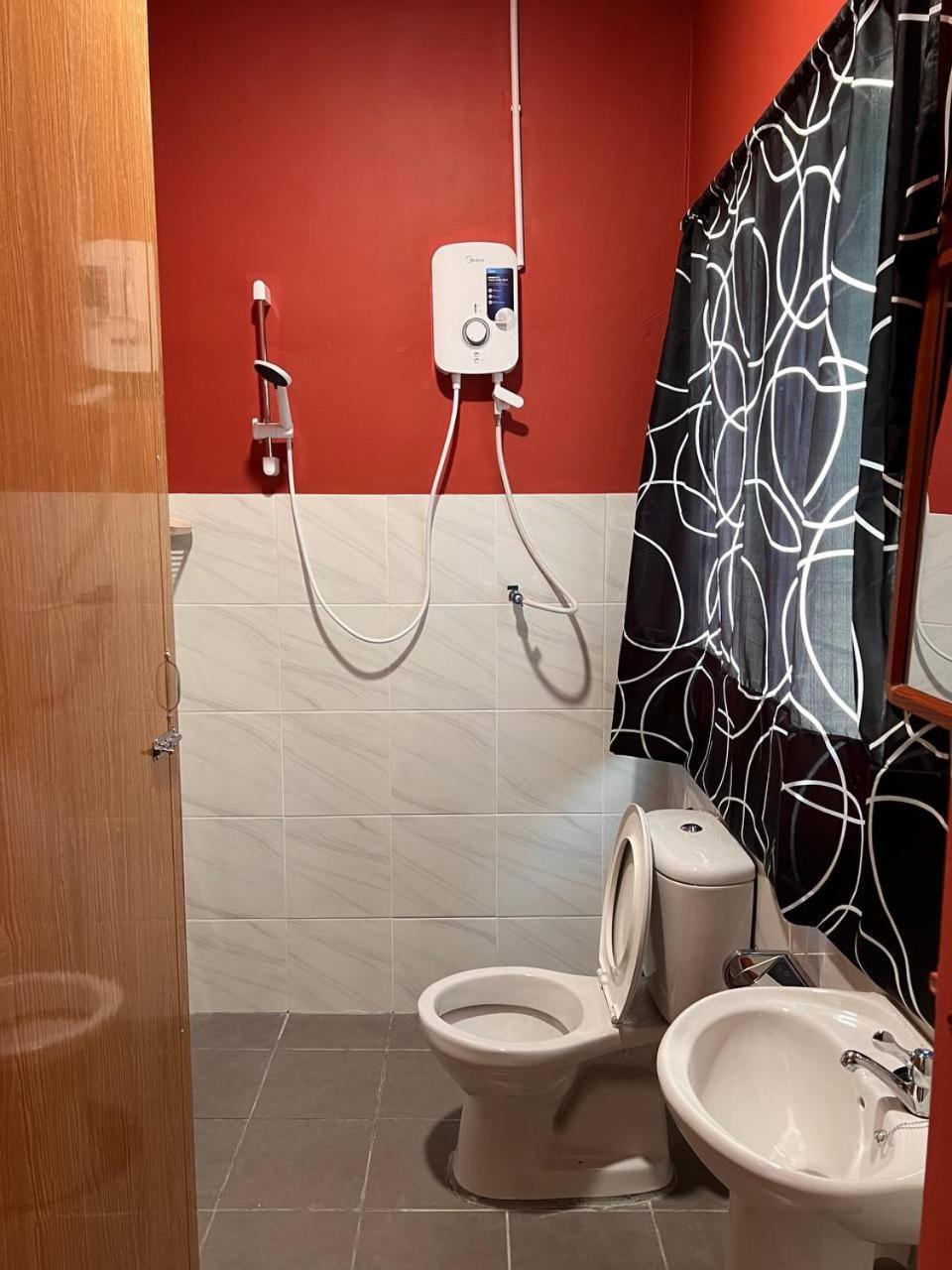 Putra Sentosa Retreat Camp, Sematan Hotel Værelse billede